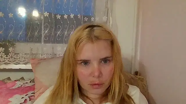 Snapshot of HornyElena chatting on 13, 1, 2026 HornyElena online show from 13, 1, 2026