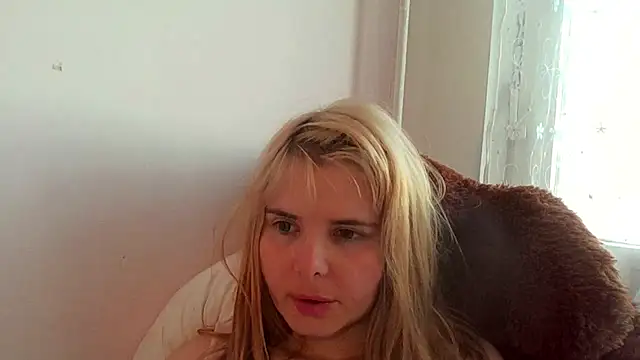 Snapshot of HornyElena chatting on 4, 3, 2026 HornyElena online show from 4, 3, 2026