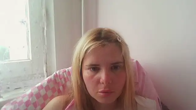 Snapshot of HornyElena chatting on 12, 6, 2026 HornyElena online show from 12, 6, 2026
