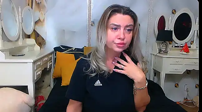 xplayfullblondexx online show from 13, 1, 2025