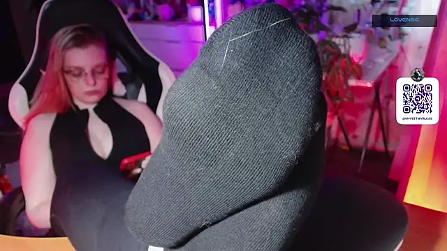 dominyantrix online show from 20, 4, 2026