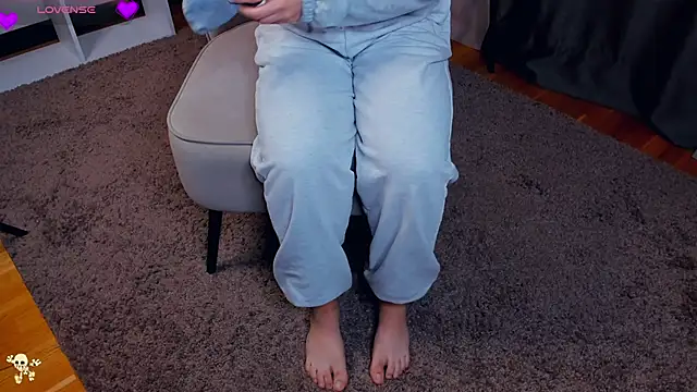 LaurelSatunas online show from 13, 11, 2025