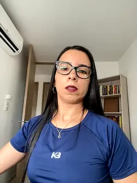 Snapshot of Vicky_ro chatting on 12, 11, 2025 Vicky ro online show from 12, 11, 2025