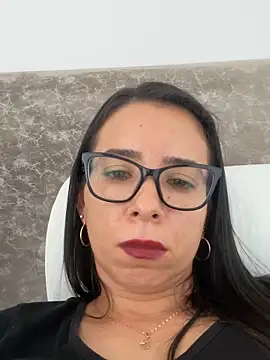 Snapshot of Vicky_ro chatting on 13, 11, 2025 Vicky ro online show from 13, 11, 2025