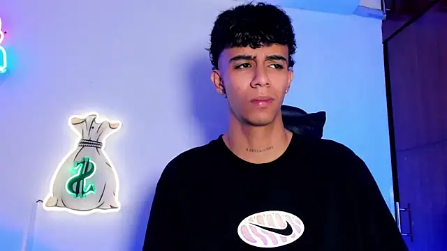 Snapshot of Quetzal_coatl_ chatting on 7, 11, 2025 Quetzal coatl online show from 7, 11, 2025