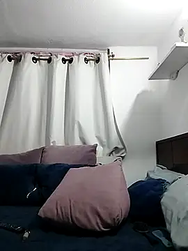 Snapshot of Thamara- chatting on 9, 11, 2025 Thamara- online show from 9, 11, 2025