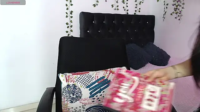 Gaby Jhonson online show from 10, 11, 2025