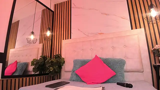 Carlotta de velour online show from 28, 2, 2026