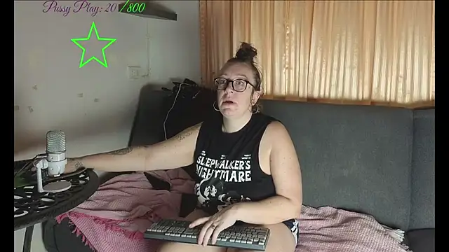 JadeStarUK online show from 31, 7, 2026