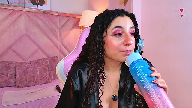 DemiJones  online show from 2, 5, 2026