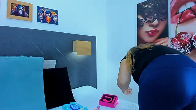 Andhrea Vale online show from 19, 3, 2026