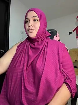 Snapshot of sweetmuslim01 chatting on 19, 12, 2024 sweetmuslim01 online show from 19, 12, 2024