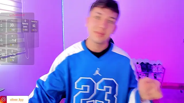 Snapshot of oliveer__kyy chatting on 7, 11, 2025 oliveer kyy online show from 7, 11, 2025