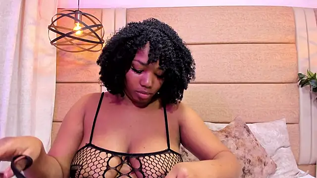 Snapshot of BrendaFernandez_ chatting on 27, 11, 2025 BrendaFernandez online show from 27, 11, 2025