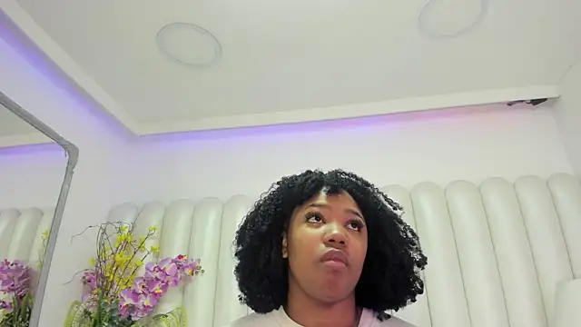 Snapshot of BrendaFernandez_ chatting on 25, 2, 2026 BrendaFernandez online show from 25, 2, 2026