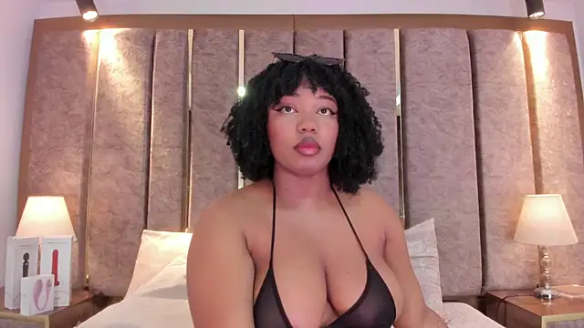 Snapshot of BrendaFernandez_ chatting on 12, 4, 2026 BrendaFernandez online show from 12, 4, 2026