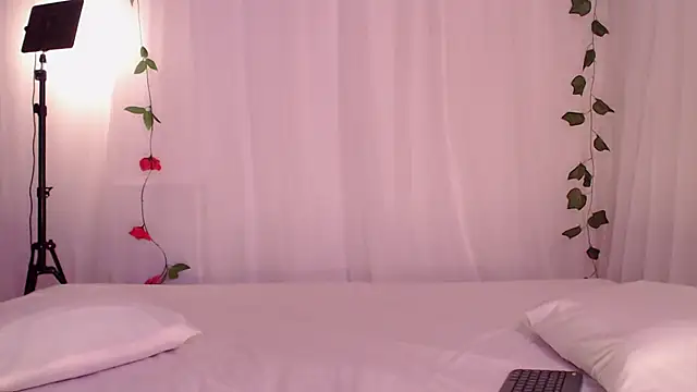 Belladonna lips online show from 2, 8, 2026