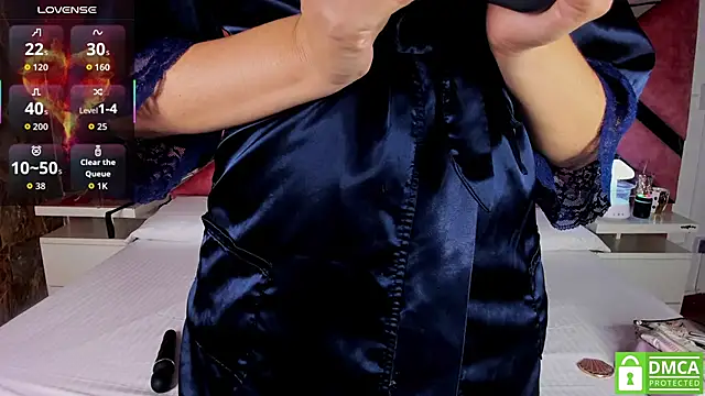 Lily Queen30 online show from 6, 3, 2026