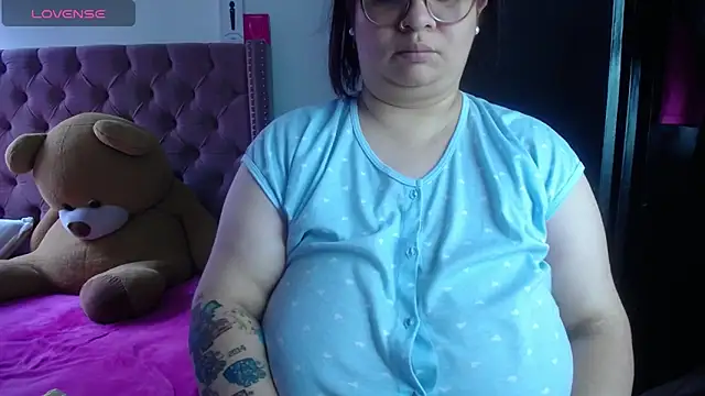 kattybbwbigboobs  online show from 17, 6, 2026