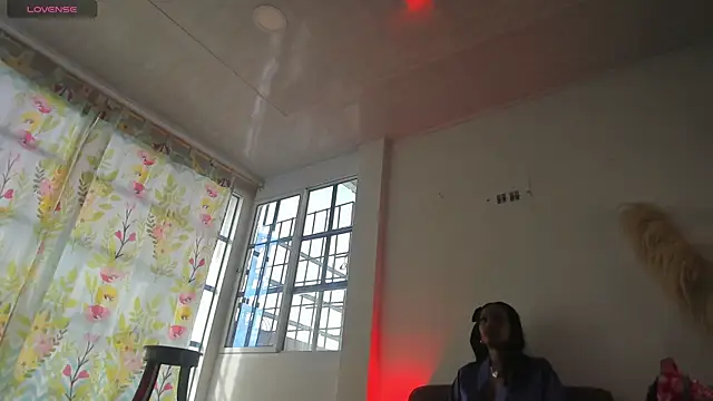 Snapshot of Camile_Queen chatting on 10, 11, 2025 Camile Queen online show from 10, 11, 2025