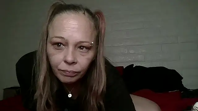 nikkibae33 online show from 10, 4, 2026