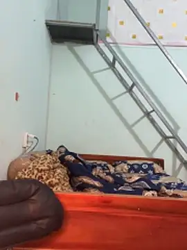 Snapshot of Lynn-122 chatting on 18, 11, 2025 Lynn-122 online show from 18, 11, 2025