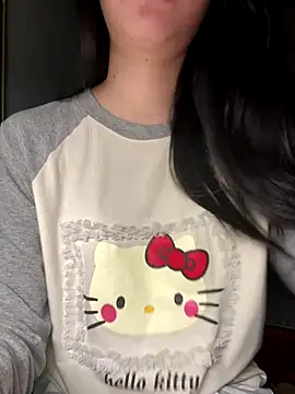 Snapshot of Lynn-122 chatting on 21, 11, 2025 Lynn-122 online show from 21, 11, 2025