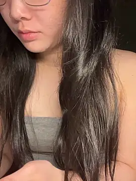 Snapshot of Lynn-122 chatting on 22, 11, 2025 Lynn-122 online show from 22, 11, 2025