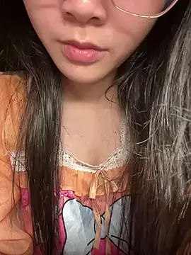 Snapshot of Lynn-122 chatting on 23, 11, 2025 Lynn-122 online show from 23, 11, 2025