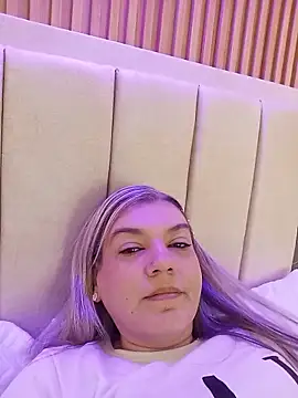 Snapshot of gala_montes_30 chatting on 8, 11, 2025 gala montes 30 online show from 8, 11, 2025