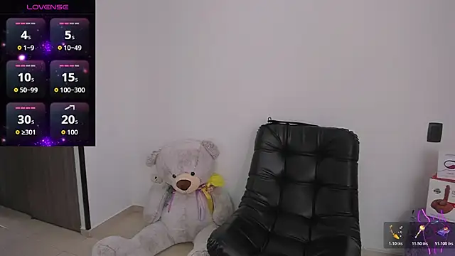 Snapshot of CamilaBliss chatting on 2, 12, 2025 CamilaBliss online show from 2, 12, 2025