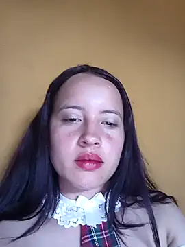 Snapshot of Chloe_2-4 chatting on 11, 11, 2025 Chloe 2-4 online show from 11, 11, 2025