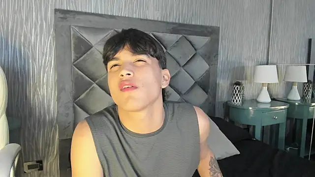 Snapshot of Mike_Harper chatting on 9, 11, 2025 Mike Harper online show from 9, 11, 2025