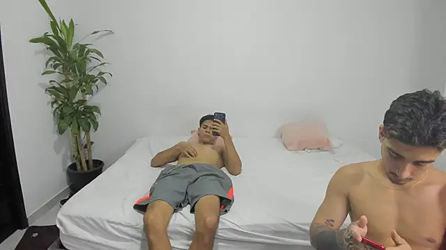 Snapshot of shark_boy28 chatting on 15, 11, 2025 shark boy28 online show from 15, 11, 2025