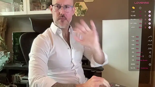 Snapshot of the_new_fit_rubinho chatting on 27, 11, 2025 the new fit rubinho online show from 27, 11, 2025