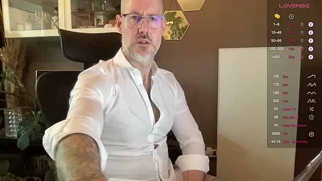 Snapshot of the_new_fit_rubinho chatting on 15, 1, 2026 the new fit rubinho online show from 15, 1, 2026