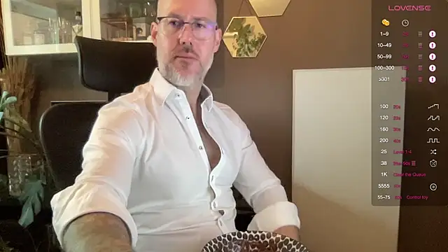 Snapshot of the_new_fit_rubinho chatting on 19, 2, 2026 the new fit rubinho online show from 19, 2, 2026