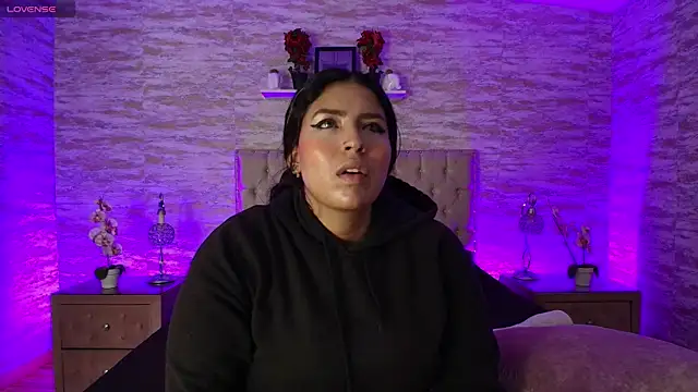 Sasha Larsen online show from 26, 6, 2026