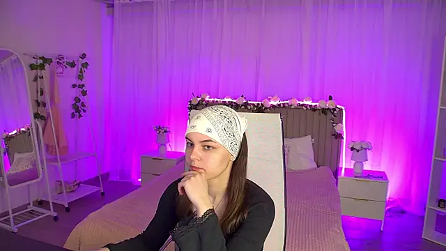 FrancescaCavaliere online show from 5, 5, 2026