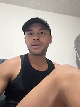 Snapshot of Naim__ chatting on 9, 11, 2025 Naim online show from 9, 11, 2025