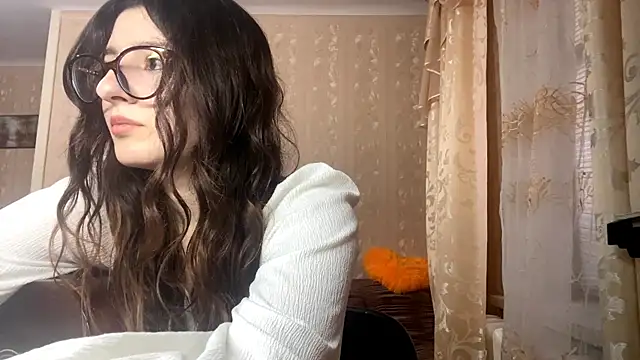 Snapshot of DonnieBooton chatting on 13, 11, 2025 DonnieBooton online show from 13, 11, 2025