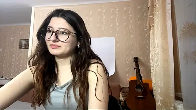 Snapshot of DonnieBooton chatting on 14, 11, 2025 DonnieBooton online show from 14, 11, 2025