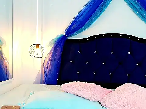 KATY LOWERY online show from 25, 11, 2025