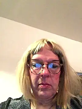 Snapshot of simone_xdressing chatting on 13, 1, 2026 simone xdressing online show from 13, 1, 2026