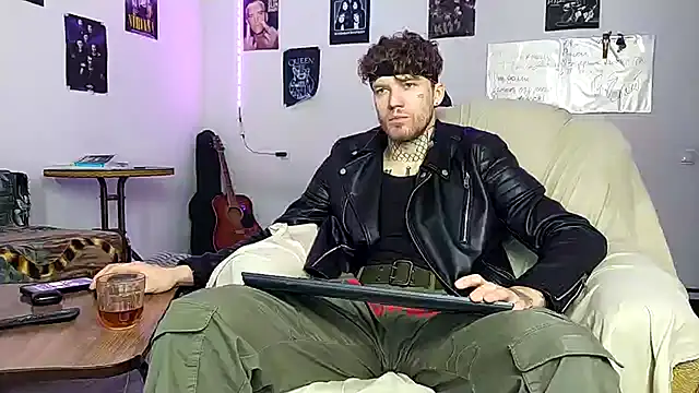 Huntall77 online show from 14, 2, 2026