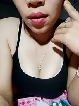 Snapshot of Cloud-wh chatting on 17, 11, 2025 Cloud-wh online show from 17, 11, 2025