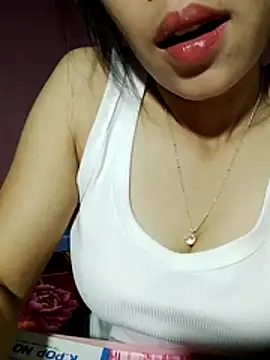 Snapshot of Cloud-wh chatting on 18, 11, 2025 Cloud-wh online show from 18, 11, 2025