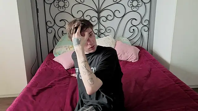 Danny loves Mary online show from 8, 5, 2026