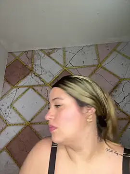 Amira Malia online show from 2, 5, 2026