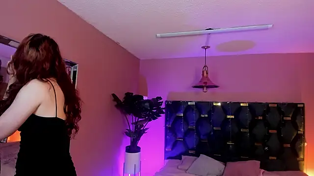 Velvet Dreamss online show from 6, 7, 2026